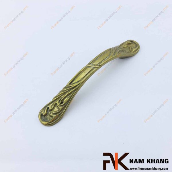 Tay nắm tủ lá đồng NKD068