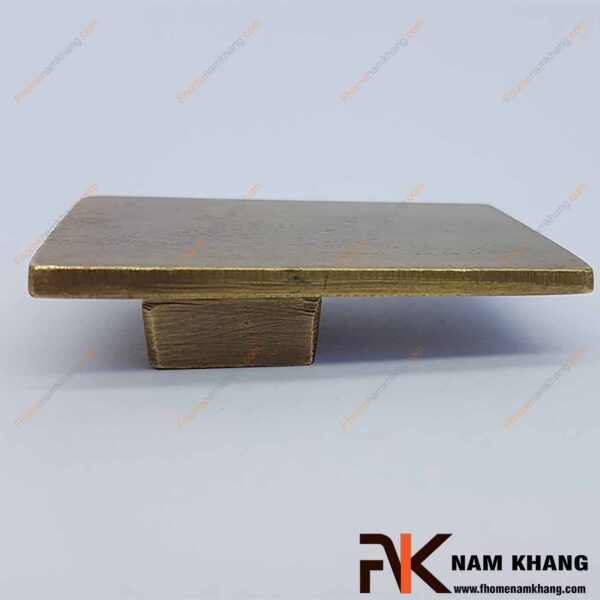 Tay nắm âm tủ bằng đồng NKD071