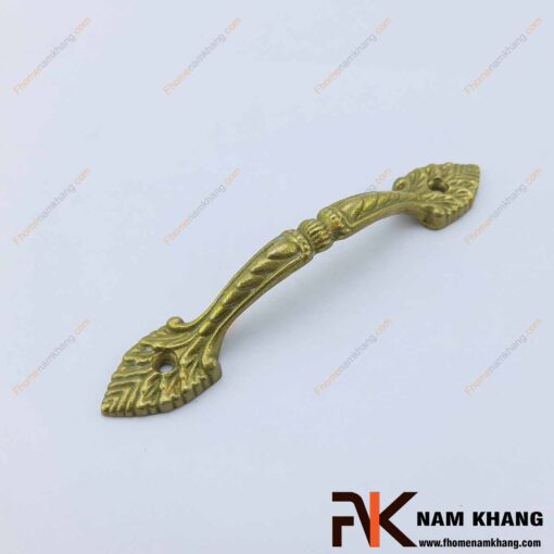 Tay nắm tủ đồng họa tiết hoa cổ NKD090