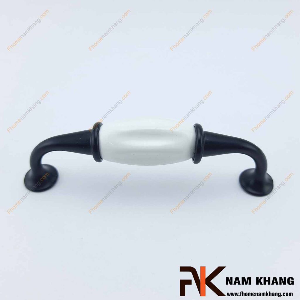 Tay nắm tủ đen trắng NK322-96D