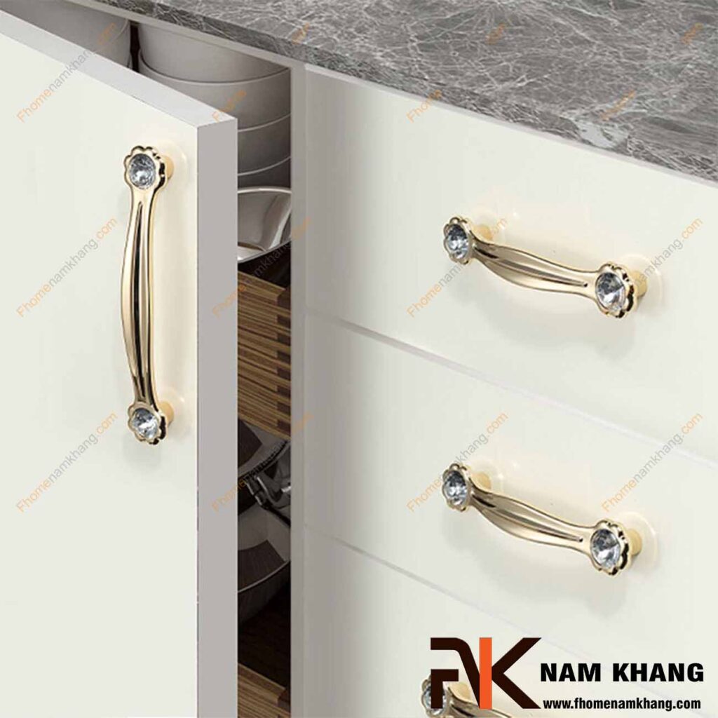 Tay nắm tủ kết hợp đá pha lê NK439-VHD (Màu Vàng)