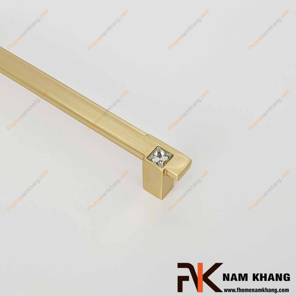 Tay nắm tủ kết hợp đá pha lê NK439-VVD (Màu Vàng Mờ)