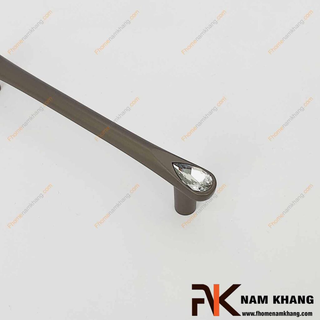 Tay nắm tủ kết hợp đá pha lê NK439-XND (Màu Xám)