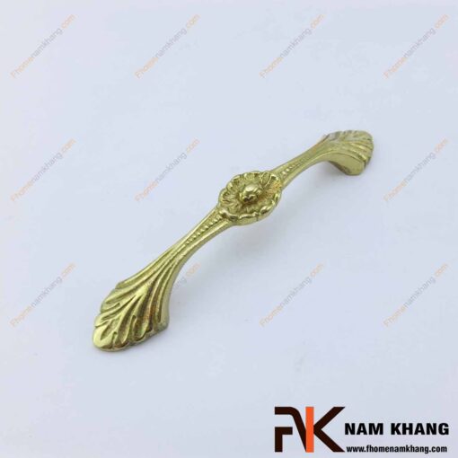 Tay nắm tủ hoa lá đồng NKD108