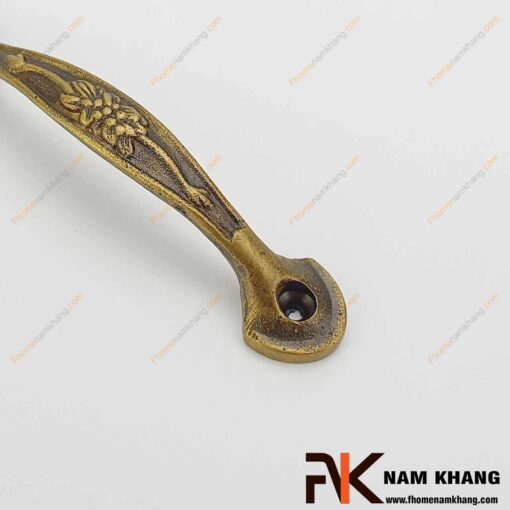 Tay nắm tủ hoa lá đồng cổ NKD025-C