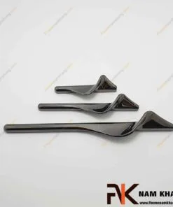 Tay nắm cửa tủ màu đen bóng NK460x-d FHOMENAMKHANG