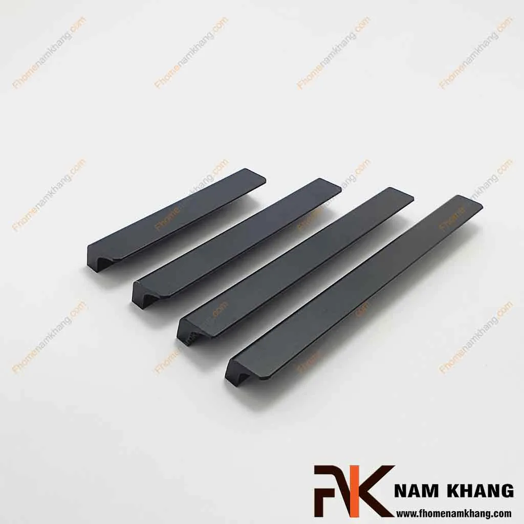 Tay nắm tủ dạng thanh hiện đại NK014S-D Tay nắm cửa tủ màu đen NK014S-D FHOMENAMKHANG