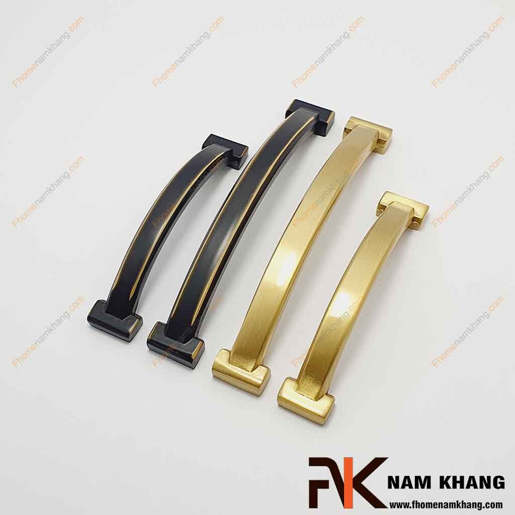 Tay cầm cửa tủ màu đen bằng đồng NK130D-BCF FHOMENAMKHANG