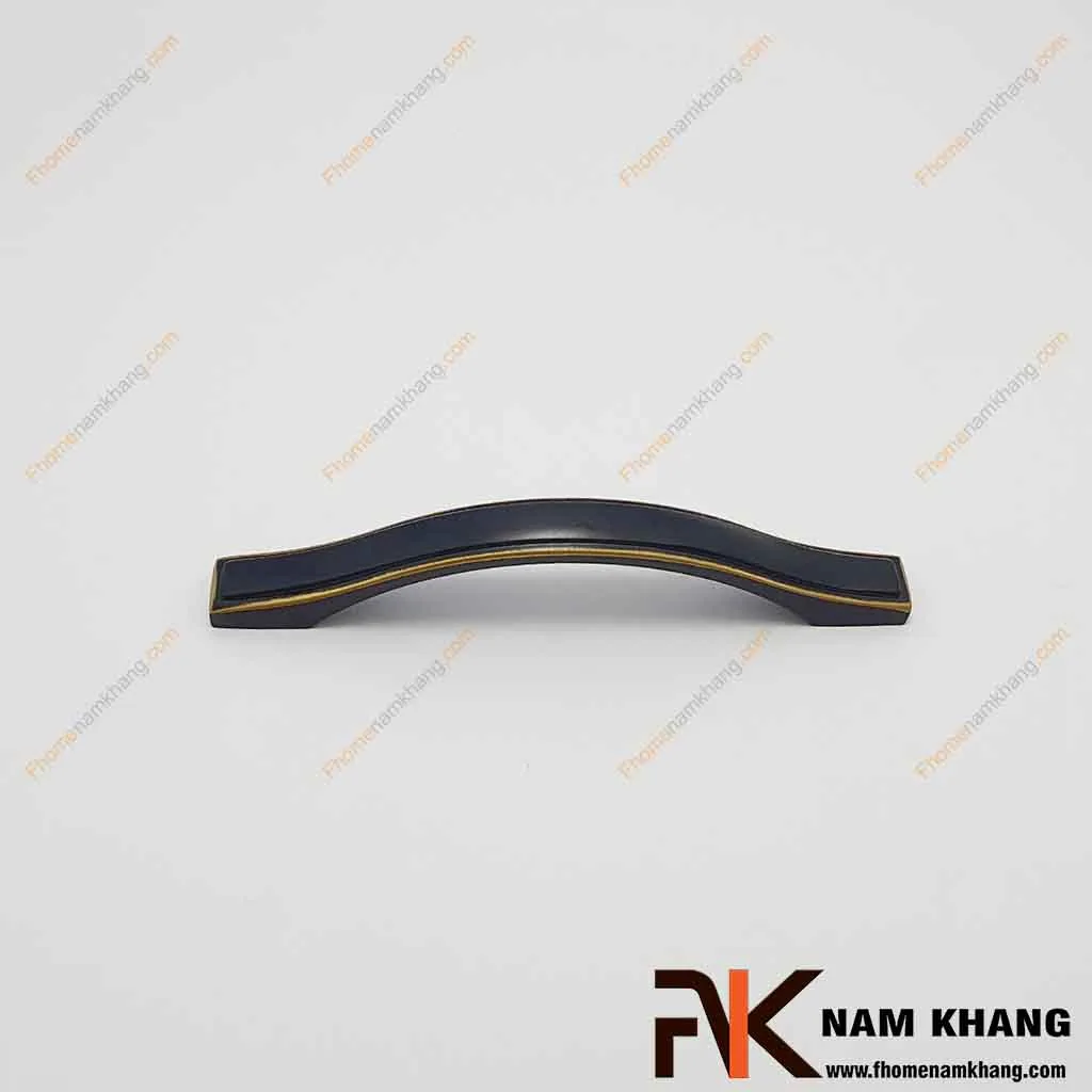 Tay cầm cửa tủ hiện đại dạng cong NK036D Tay nắm cửa tủ bằng đồng đen cao cấp NK036D-BCF FHOMENAMKHANG