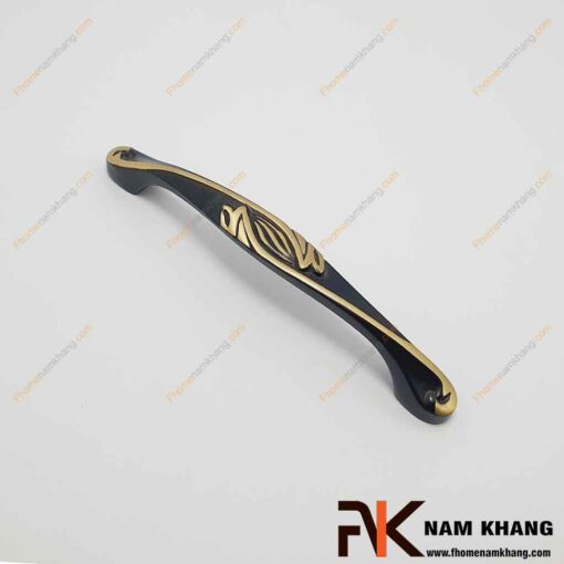 Tay nắm cửa tủ hoa văn cổ điển bằng đồng NK160D-BCF FHOMENAMKHANG