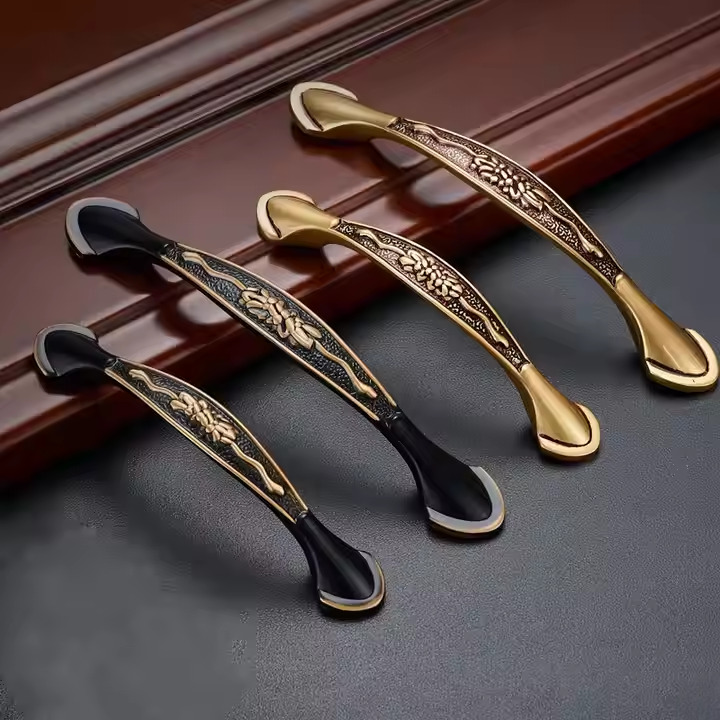 <strong>Tay Nắm Tủ Bếp Cổ Điển Hay Hiện Đại – Đâu Là Lựa Chọn Hoàn Hảo?</strong> tay nam tu cao cap fhomenamkhang6 1