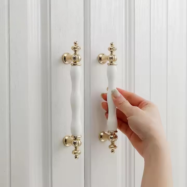 <strong>Tay Nắm Tủ Bếp Là Gì? Tầm Quan Trọng Trong Thiết Kế Bếp</strong> tam quan trong cua tay nam tu bep fhomenamkhang4