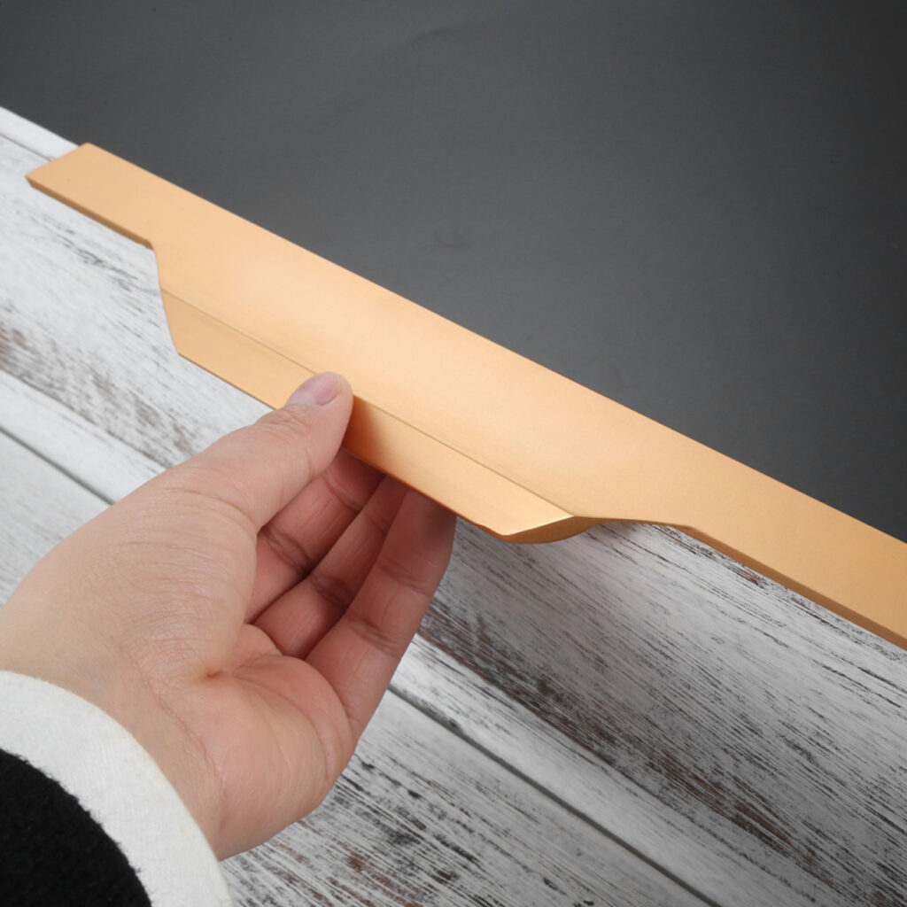 <strong>Gợi Ý 5 Mẫu Tay Nắm Tủ Đẹp Dành Cho Người Yêu Phong Cách Tối Giản</strong> goi y 5 mau tay nam tu dep fhomenamkhang8