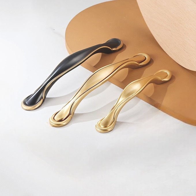 <strong>Mua Tay Nắm Tủ Cao Cấp: Nên Ưu Tiên Thẩm Mỹ Hay Độ Bền?</strong> mua tay nam tu cao cap fhomenamkhang17